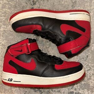 Nike | Air Force 1 Mid “Bred”
